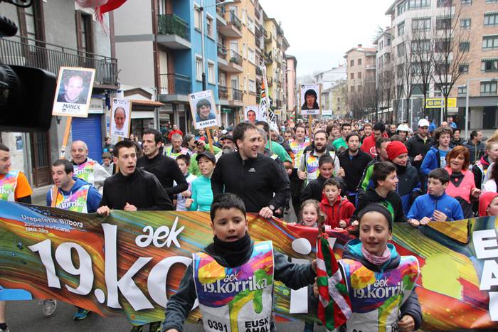 19. Korrika, furgonetatik 80 1426939586549