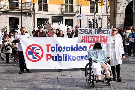 Marea Zuria zerbitzuen publikotasuna aldarrikatzeko