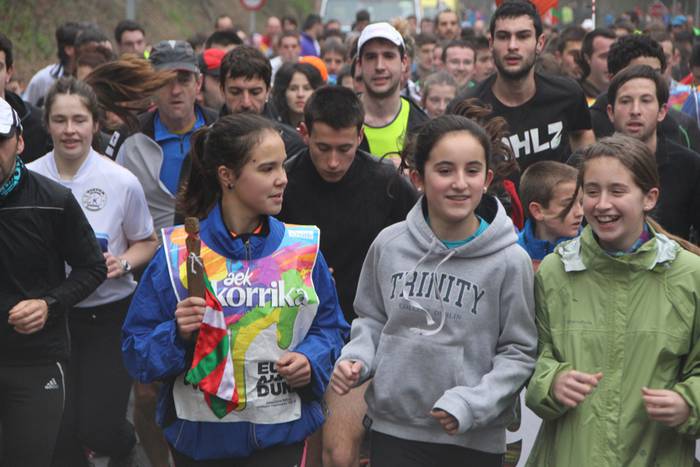 19. Korrika, furgonetatik 100 1426939609179