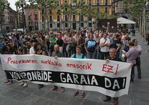 Bateragune auziaren epaia bake eta normalizazio prozesuaren aurkako "erasoa" dela salatu dute