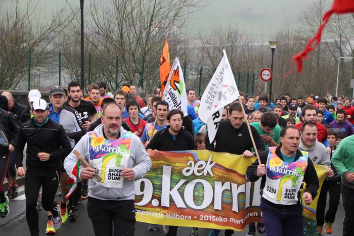 19. Korrika, furgonetatik 102 1426939611374