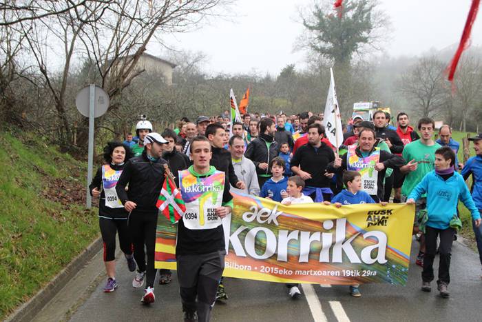 19. Korrika, furgonetatik 103 1426939612475