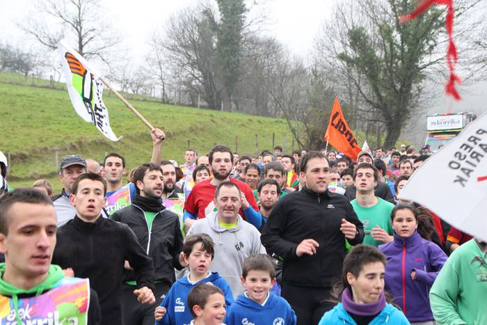 19. Korrika, furgonetatik 105 1426939614696