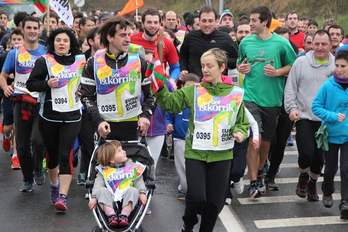 19. Korrika, furgonetatik 109 1426939619345