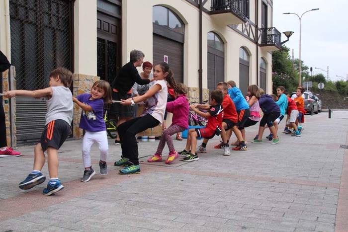 Alegiako Kalebeherako jaiak 2015 10 1442077935007