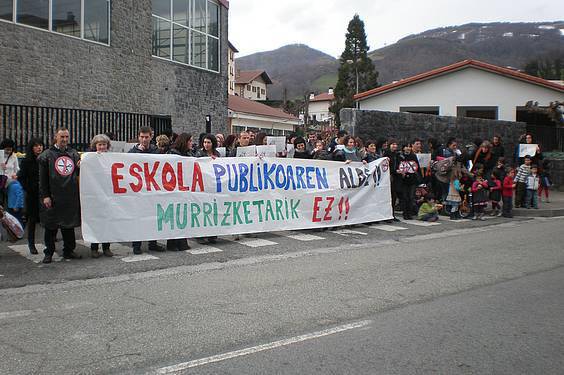 Murrizketek hezkuntzaren kalitatean eragina izango dutela salatu dute