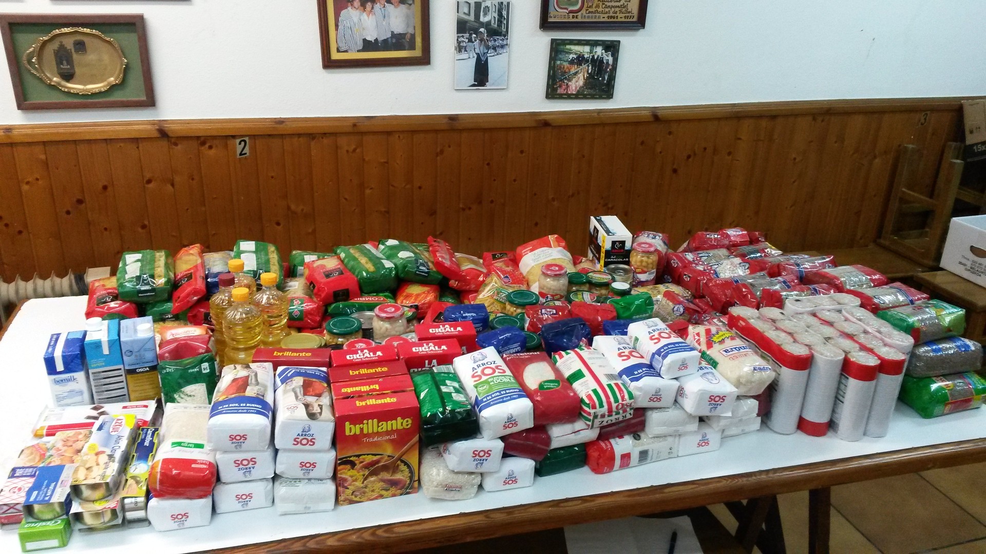 150 kilo janari baino gehiago bildu dituzte Ibarran