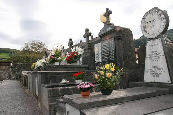 Santu Guztien Eguna 2 1383323334101