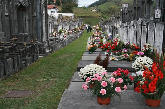 Santu Guztien Eguna 6 1383323335868