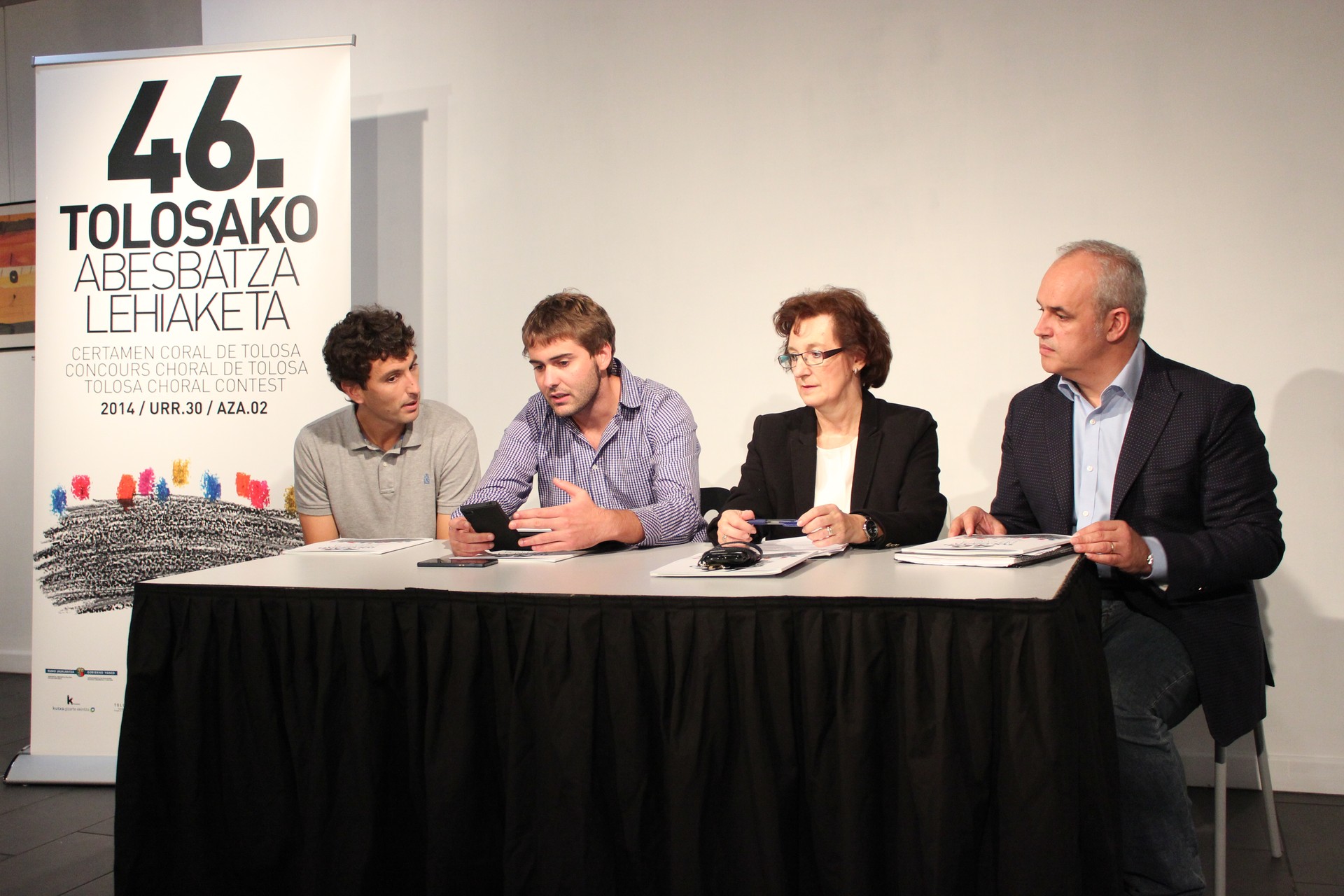 Boluntarioen laguntza azpimarratuz aurkeztu dute Tolosako 46. Abesbatza Lehiaketa
