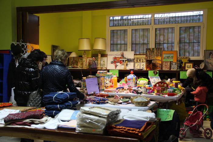 Ibarratik Misio Taldearen merkatu solidarioa igandera arte zabalik