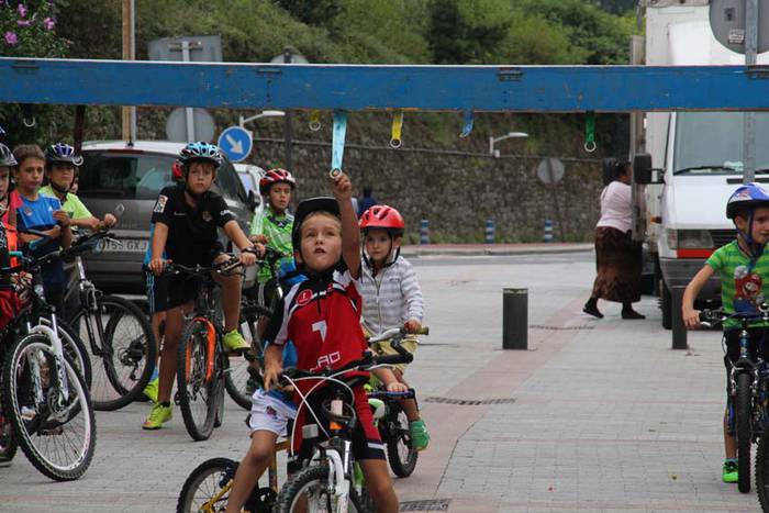 Alegiako Kalebeherako jaiak 2015 48 1442077947058