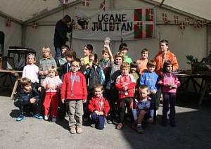 Uganeko auzotarrek larunbata izango dute festarako eguna