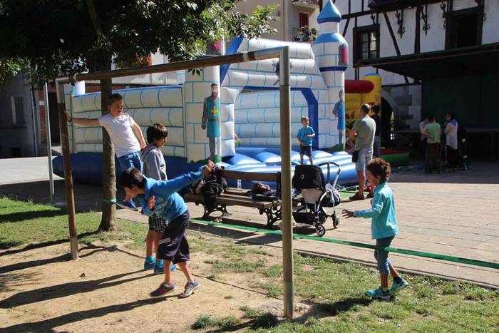 lizartzako jaiak 2015 ur jolasak 29 1441711640722