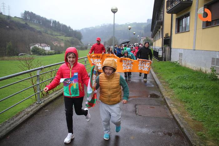 Korrika Txikiak 2015 16 1427128259120