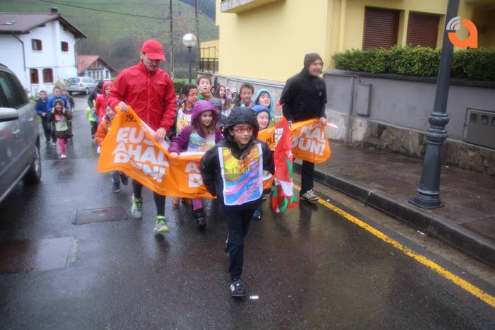 Korrika Txikiak 2015 17 1427128260687