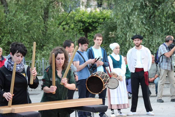 Koloreak, Berazubiko gizonari jarriak 4 1434802150359