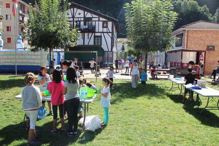 lizartzako jaiak 2015 ur jolasak 50 1441711647453