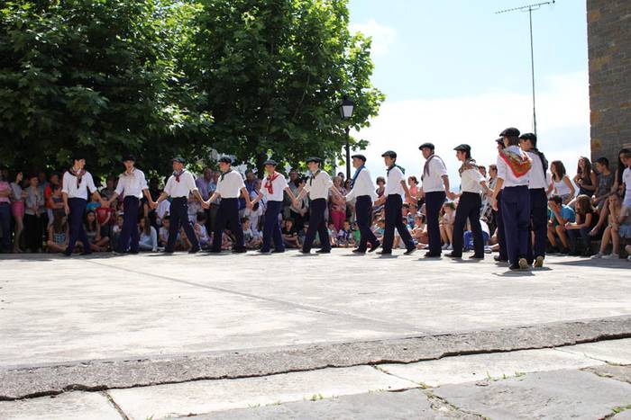 Asteasu jaiak sanpedro 2015 dantzasoka 19 1435582543283