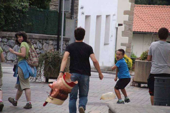 Adunako jaiak  35 1439491764776