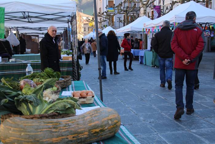 azoka solidarioa 3 1425726580638