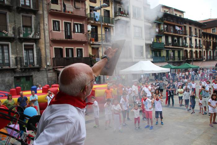 San Fermin Txiki festa Tolosan 2015 3 1436617881872