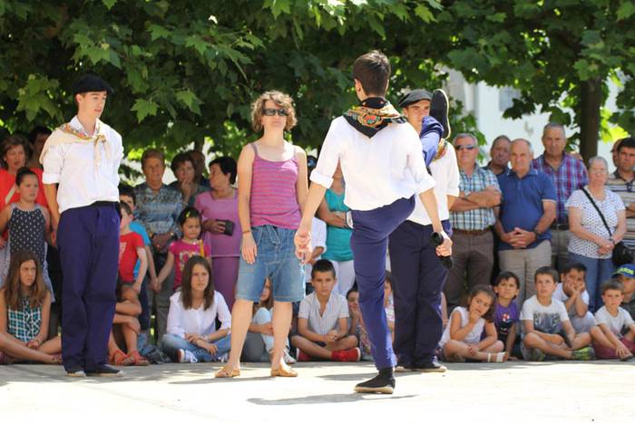 Asteasu jaiak sanpedro 2015 dantzasoka 26 1435582554225