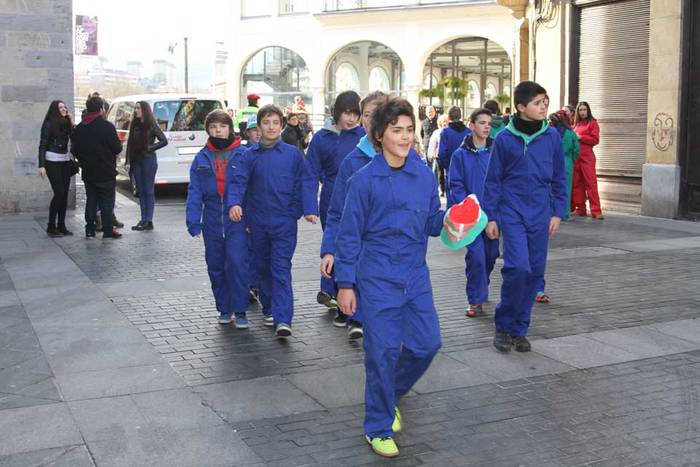 Kaleko giroa, Ostegun Gizena 2015 10 1423757926649