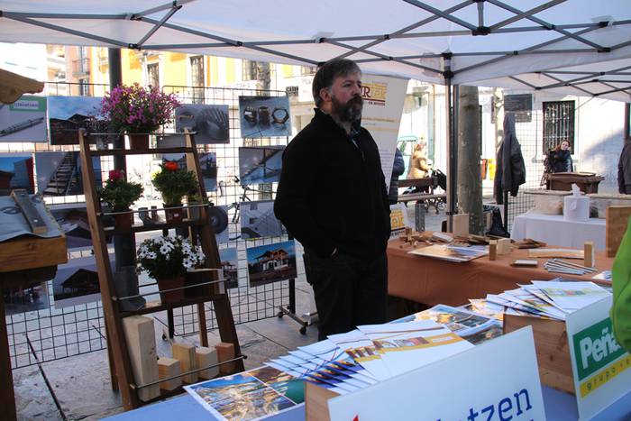 azoka solidarioa 17 1425726596512