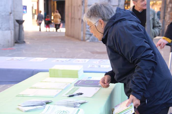 azoka solidarioa 18 1425726597613