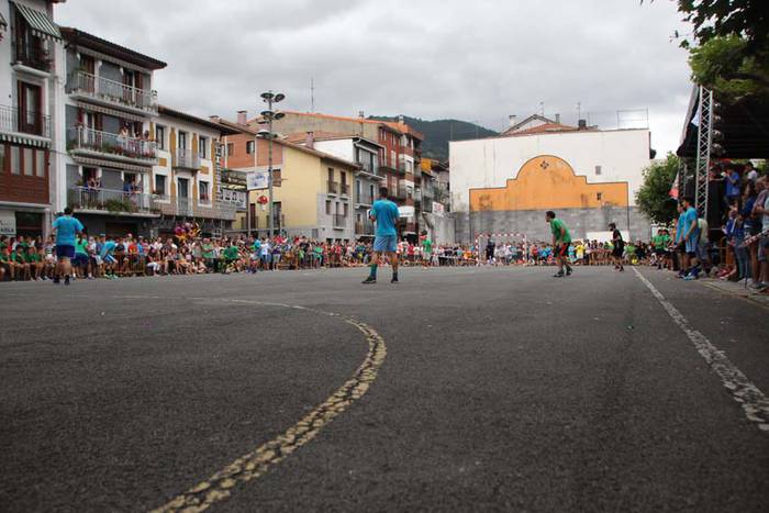 Santio jaietako futbito txapelketa 2015 6 1438009771265