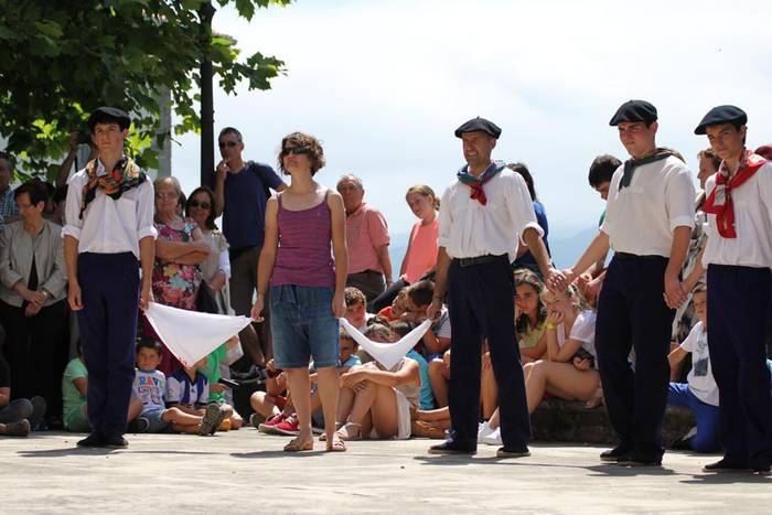 Asteasu jaiak sanpedro 2015 dantzasoka 41 1435582576620