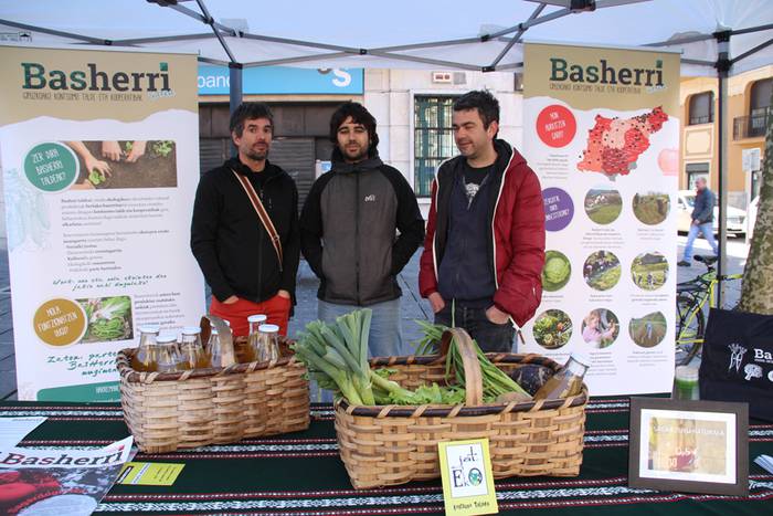 azoka solidarioa 28 1425726610964