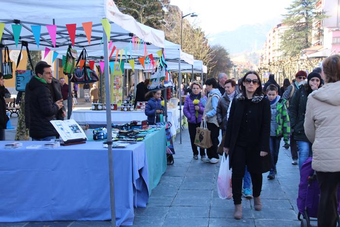 azoka solidarioa 32 1425726616220