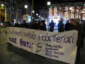 Cristina Estebanezen senide eta lagunei elkartasuna agertu diete