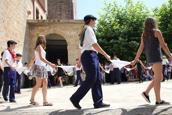 Asteasu jaiak sanpedro 2015 dantzasoka 53 1435582594251