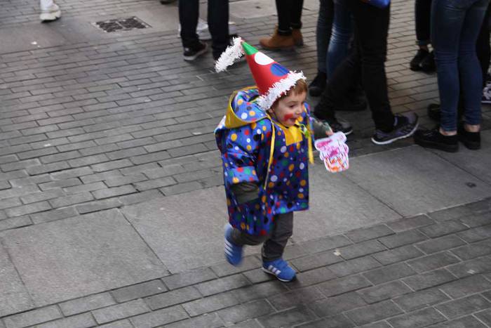 Kaleko giroa, Ostegun Gizena 2015 45 1423757967880