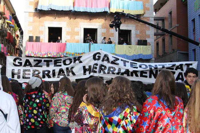 ostegun gizena txupinazoa 2015 2 11 1423761244191