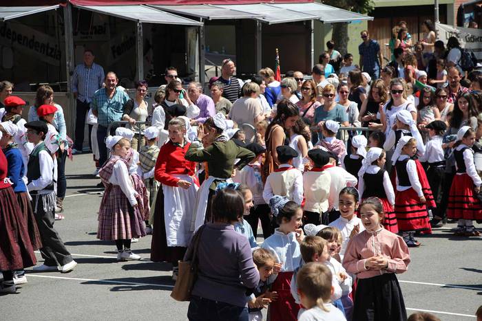 dantzari txiki anoeta 2015 30 1433141603179