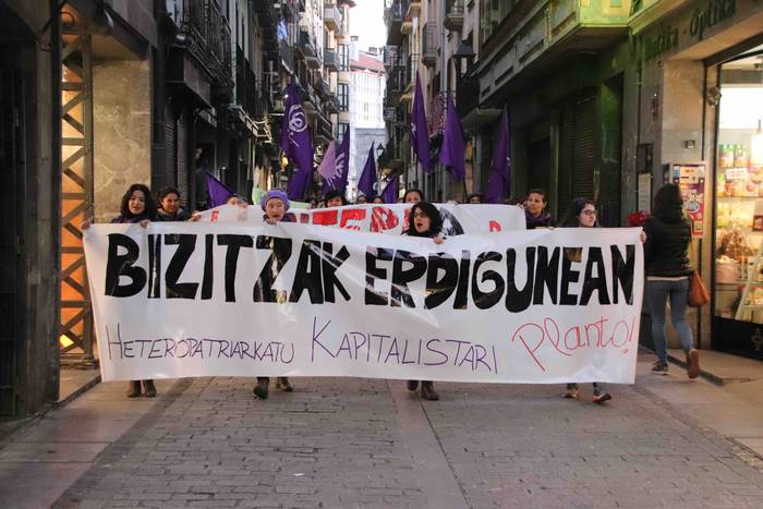 "Mundua geratu dugu" 32 1552072540822