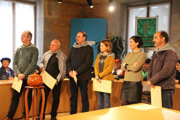 Tolosako Babarrun Kofradiako kide berriak 21 1479648749975