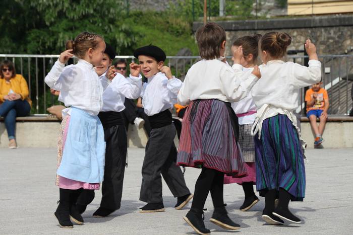 Suziria lehertzearekin bater 5 1494695550080