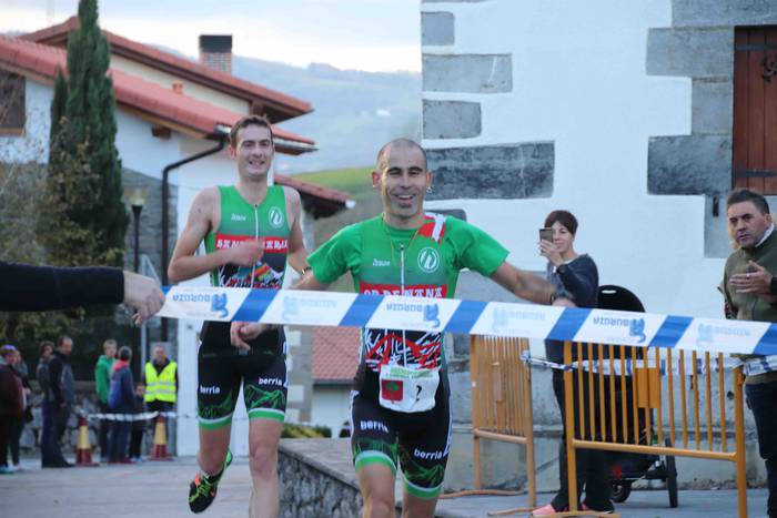 Alexander Ordeñana eta Zuriñ 84 1543079309804