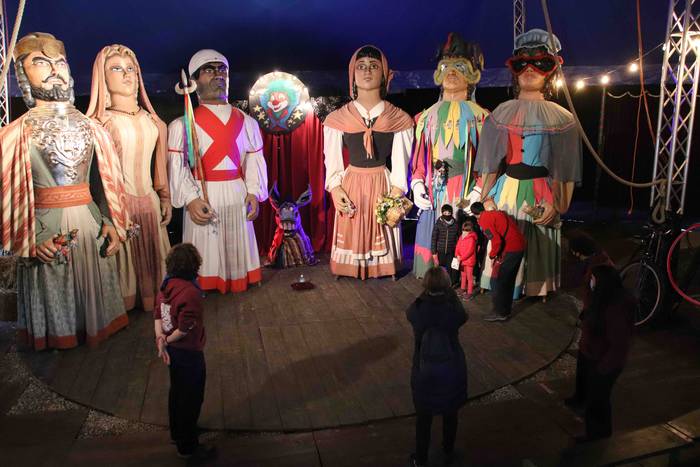 Zirkuan egiten ari dira harr 3 1608821700472