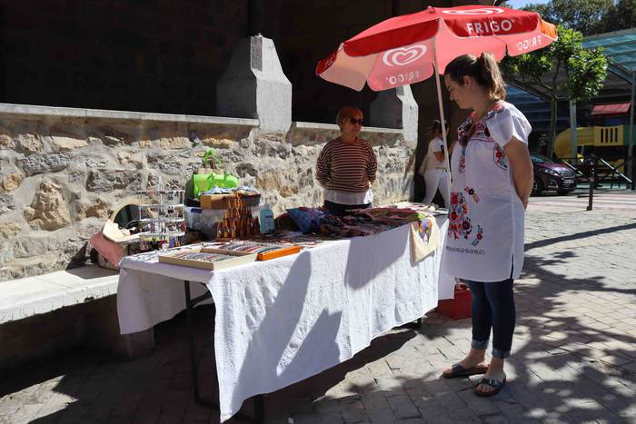 Artisau eta janari postuz be 42 1653821448957