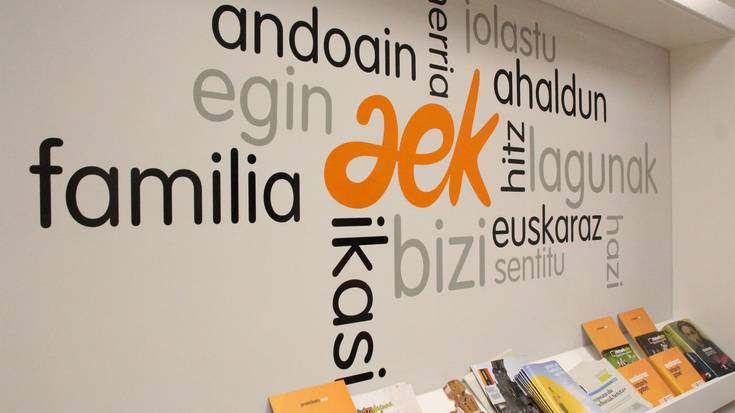 'Euskara eroso ikasi eta bizi' Tolosaldeko AEKn