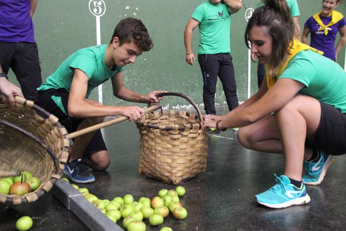 Frontoia, erakustaldiaren ba 14 1502818104674