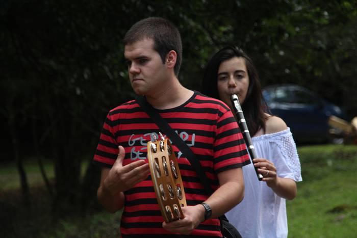 Mugak senidetzeei bide eman  18 1503145462708