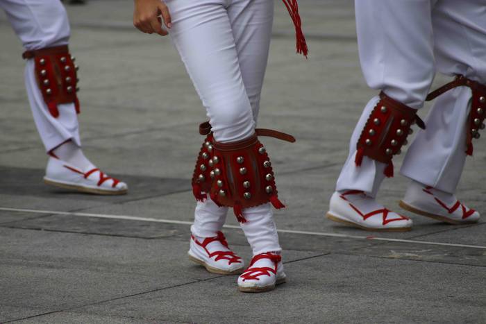 Dantza sokara batu dira emak 16 1660153170991