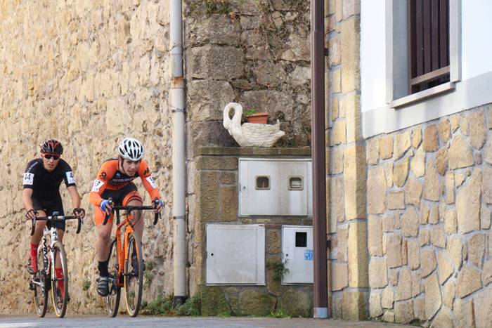 ASTEASUKO ZIKLO KROSA 2016 28 1481215079635